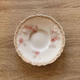 ❀