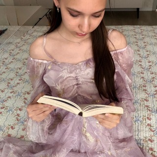 Книжная девочка 📚💗